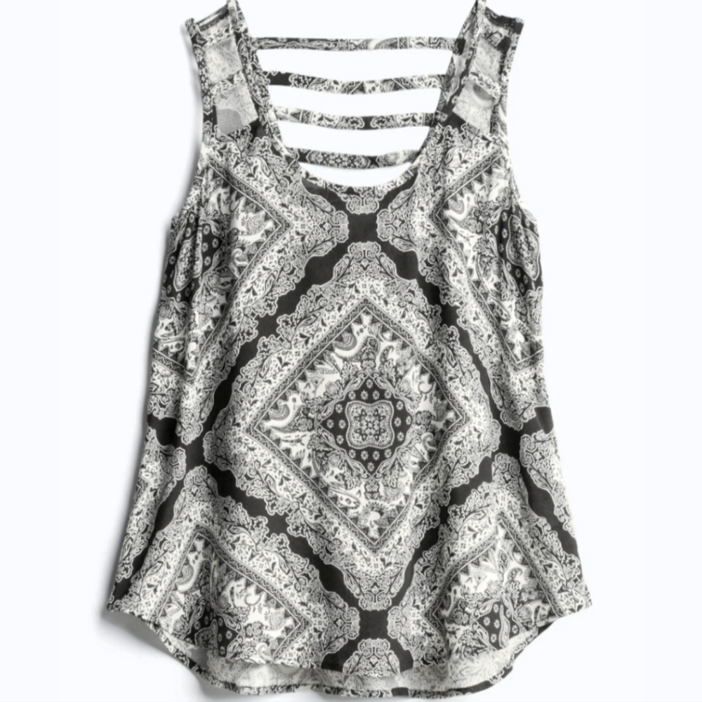 Luq Cutout Detail Top